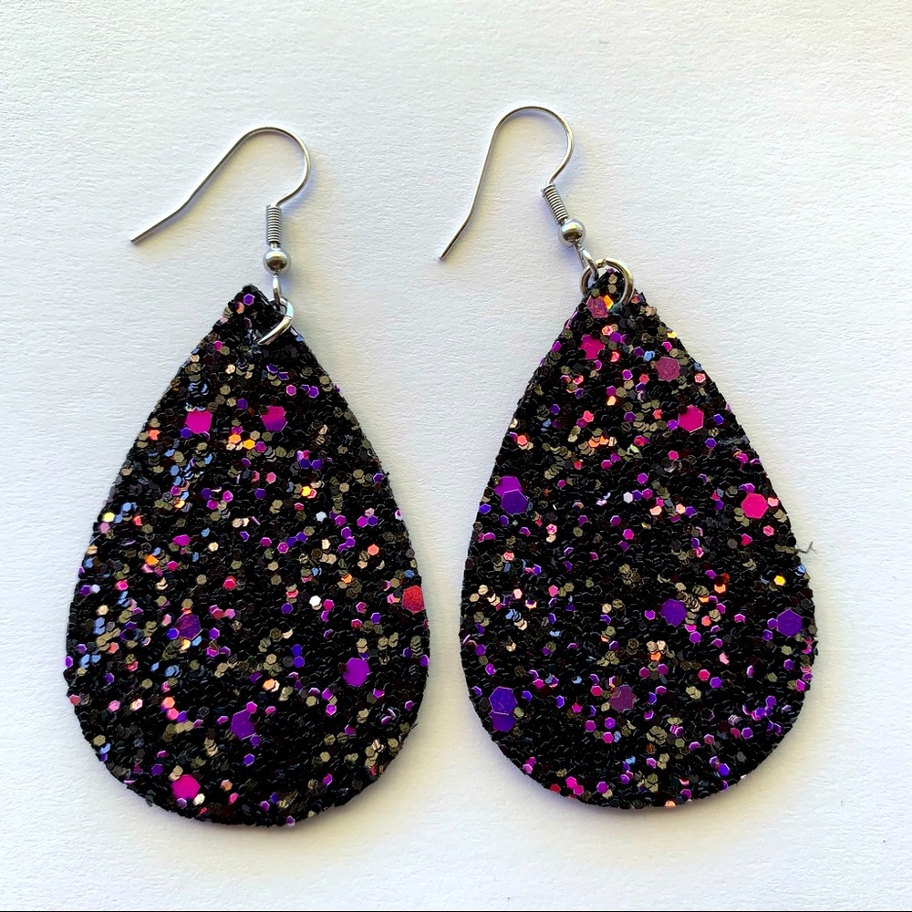 ‼️5/$20 Faux Leather Dangle earrings